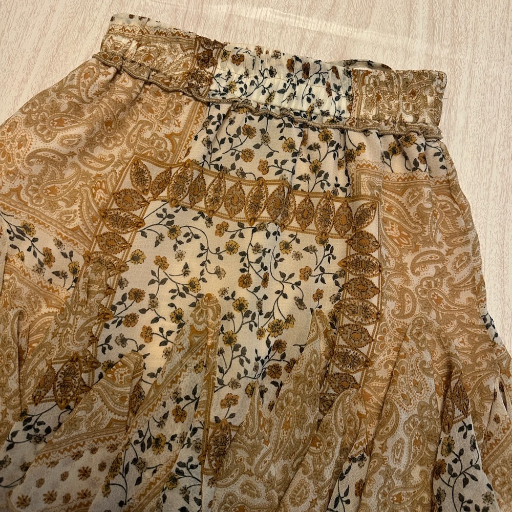 Hello Molly Tan Paisley Skirt NWT - Picture 6 of 8